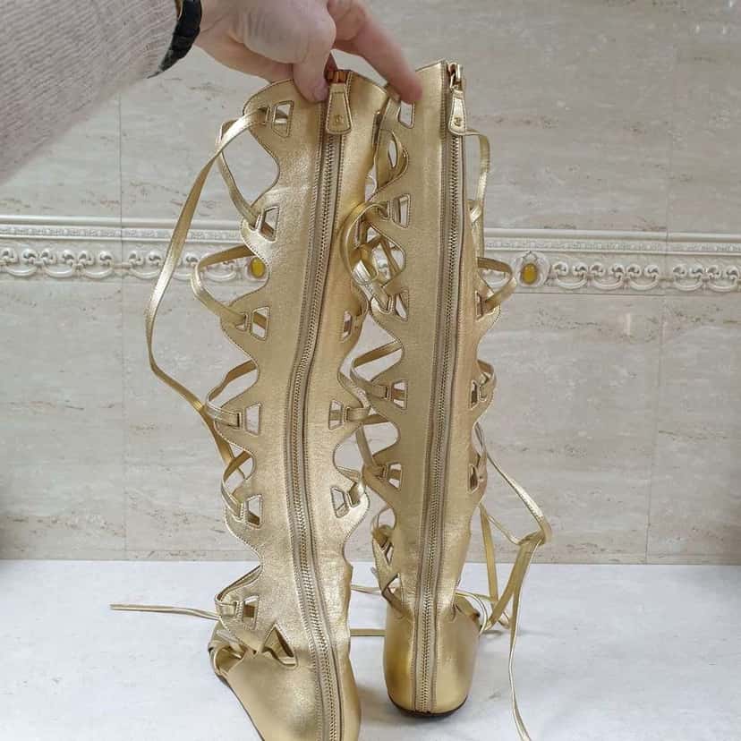 Chanel Gladiator Sandals Gold Leather Very good condition - Inside View