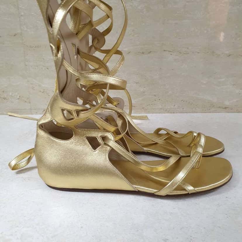 Chanel Gladiator Sandals Gold Leather Very good condition - Model View