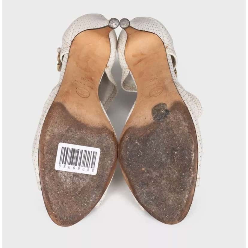 Chanel Polka Dot Sandals White Leather Good condition - Box View