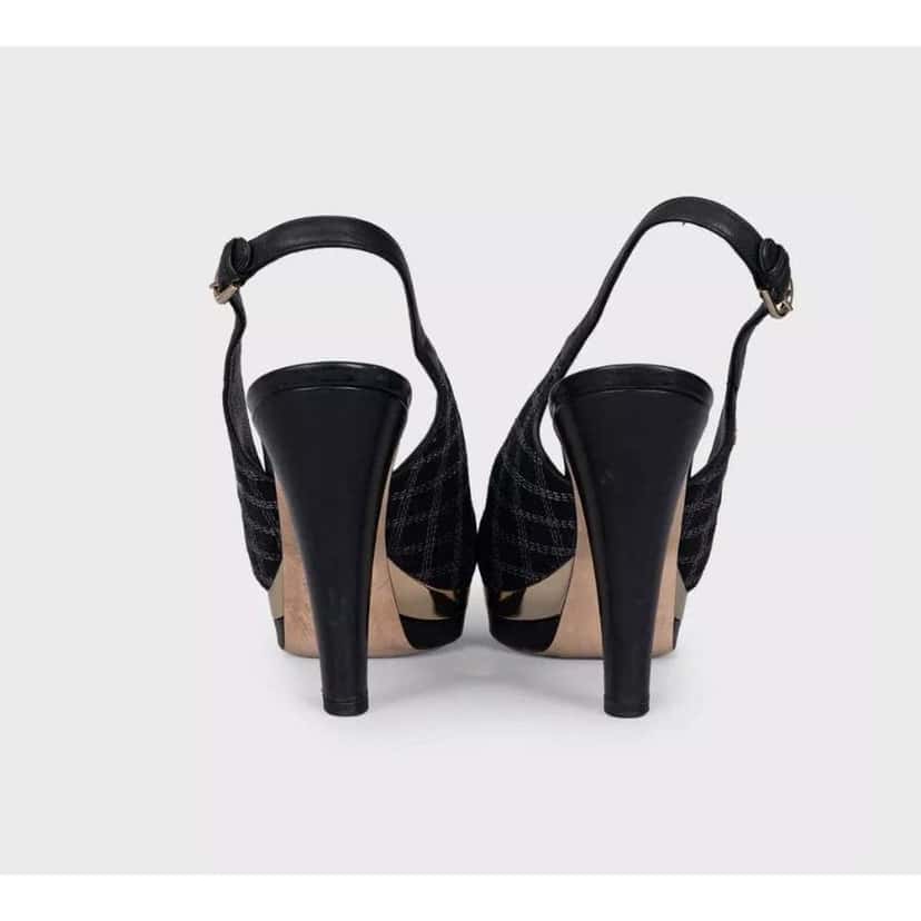 Chanel Slingbacks Black Leather Very good condition - Model View