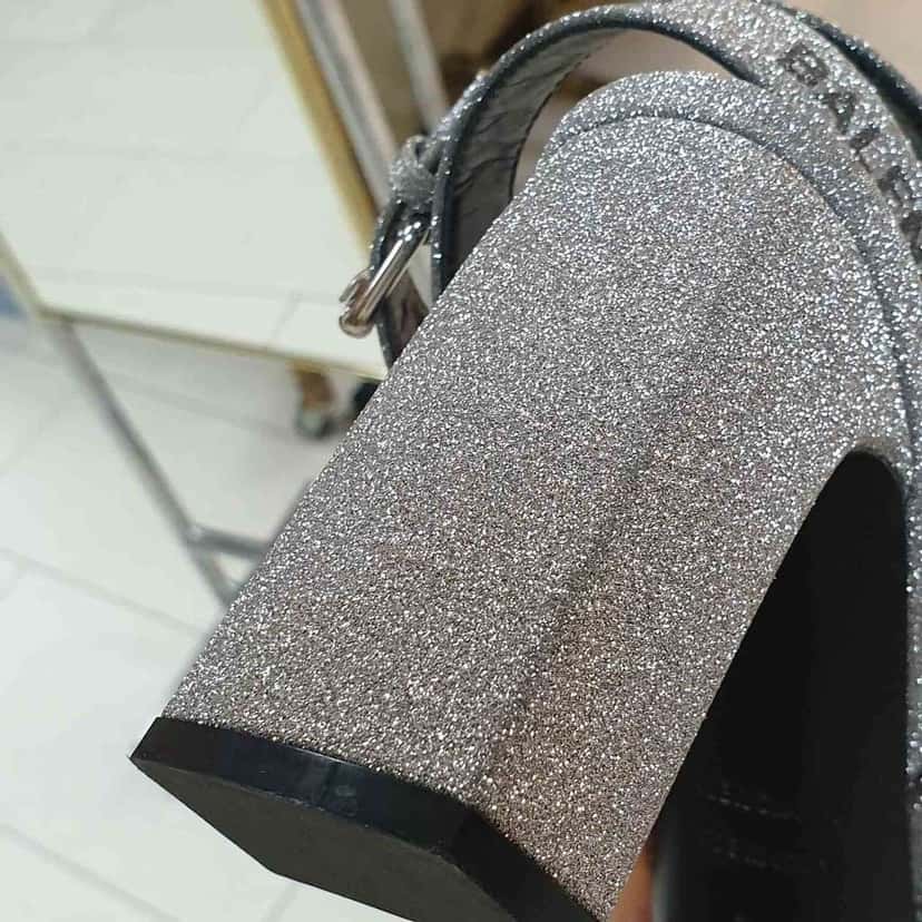 Balenciaga Round Glitter Logo Sandals Black Leather Good condition - Model View