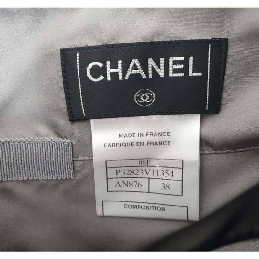 Chanel Knee Length Skirt Grey Silk Very good condition - Inside View