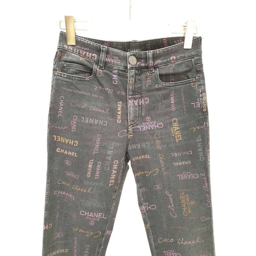 Chanel 2022 Graffiti Logo Printed Jeans Black Denim Very good condition - Back View