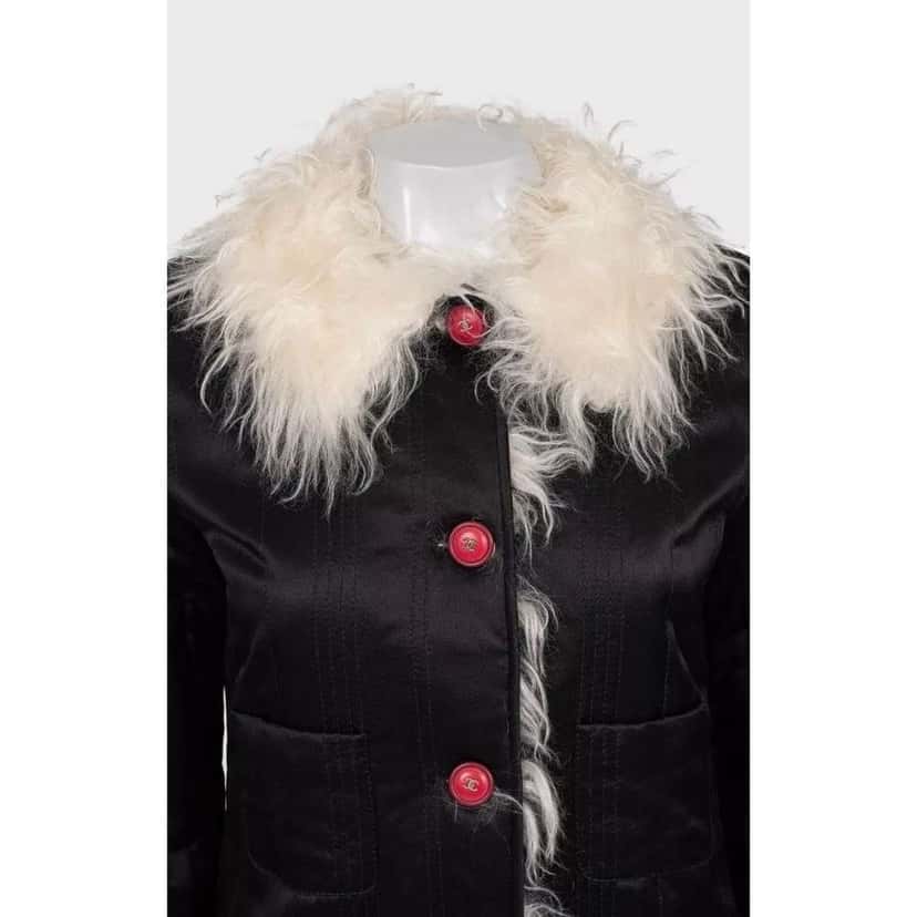 Chanel Long Pile Jacket Black Silk Good condition - Model View
