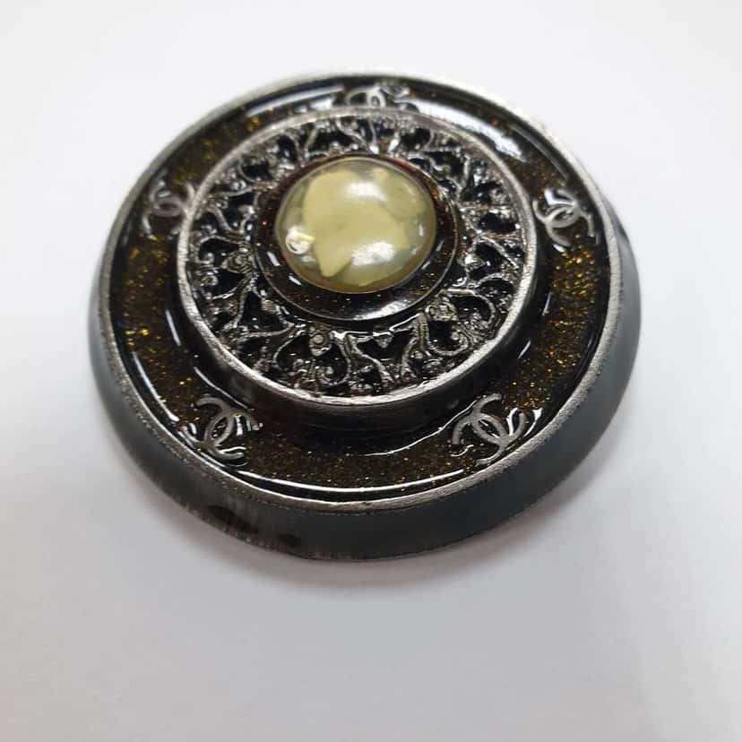 Chanel 11A round brooch Black Very good condition - Back View