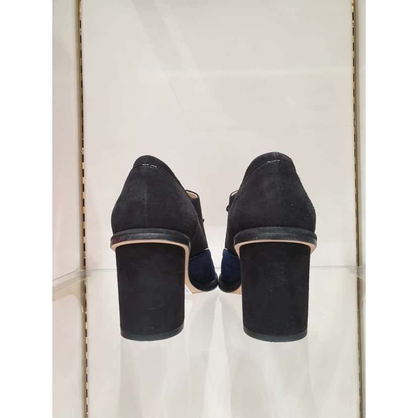 Chanel CC Block Heel Oxford Booties Black Suede Very good condition - Inside View