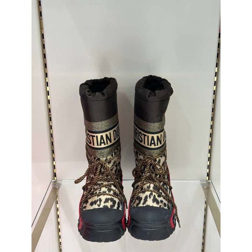 Dior Leopard Print Snow Boots Black Leather Very good condition - Inside View