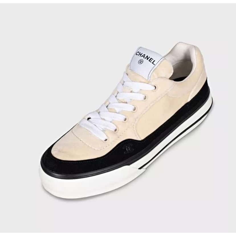 Chanel Lace Up Sneakers Beige Lace Very good condition - Inside View