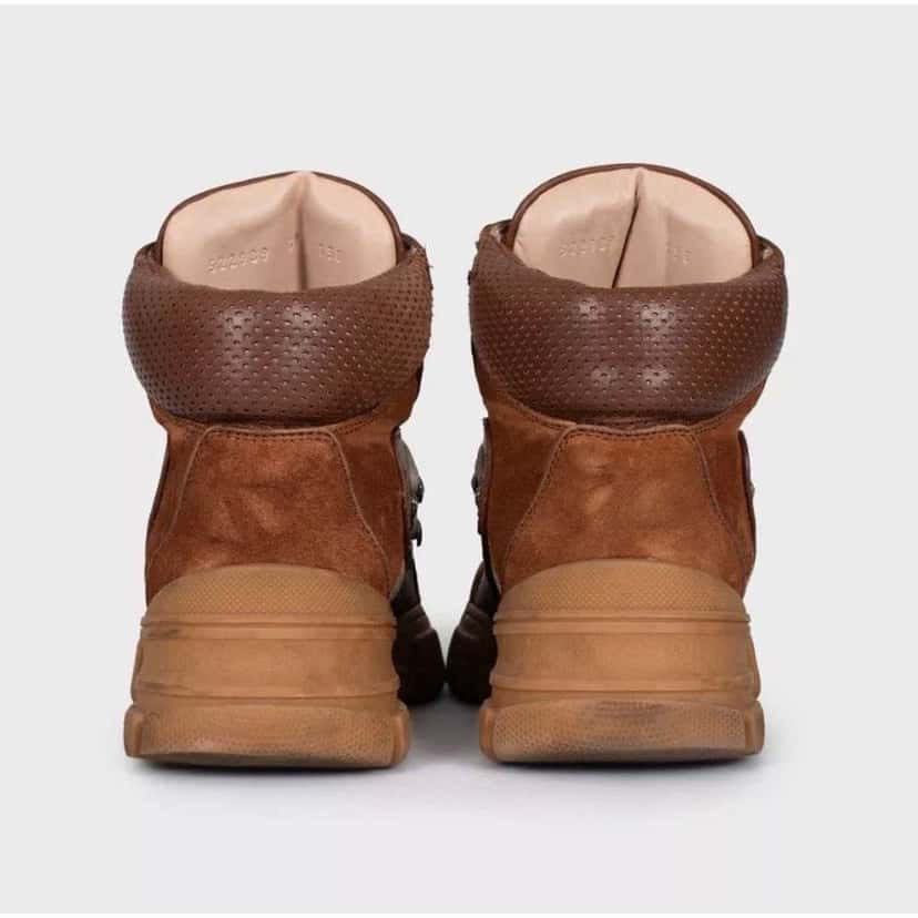 Gucci Lace Up Ankle Boots Brown Leather Very good condition - Model View