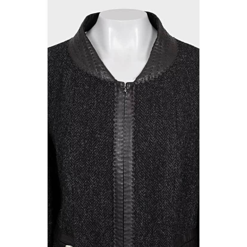 Chanel Straight Hardware Coat Black Cotton Very good condition - Model View