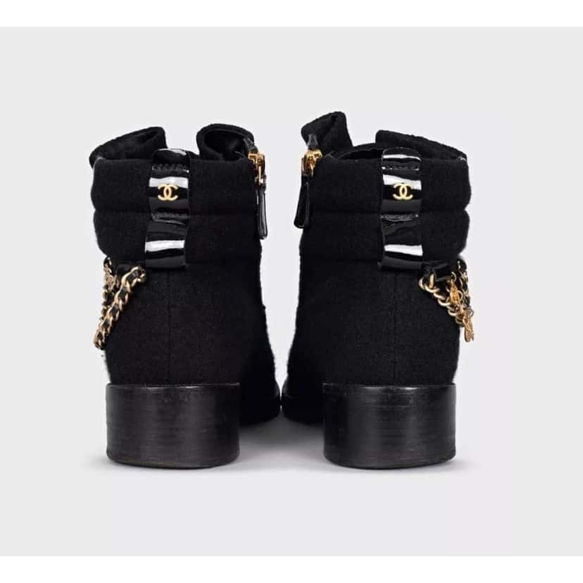 Chanel Paris Salzburg Chain Boots Black Leather Very good condition - Inside View