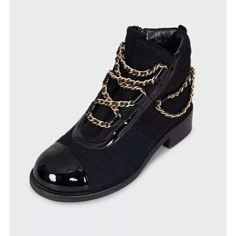 Chanel Paris Salzburg Chain Boots Black Leather Very good condition - Model View