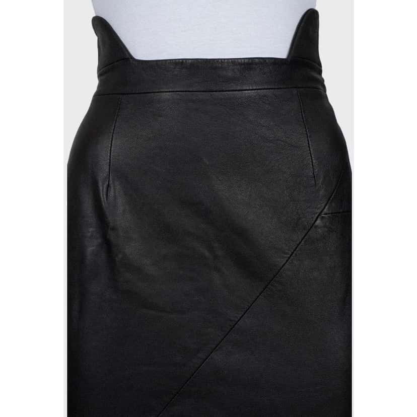 Saint Laurent Asymmetrical Skirt \ Black Leather Very good condition - Model View
