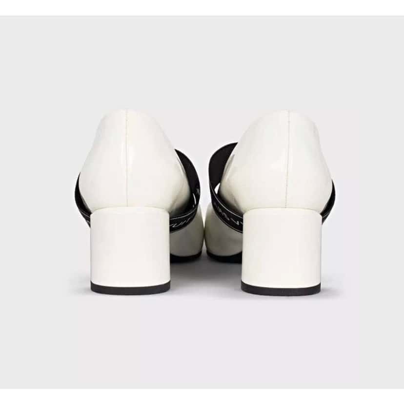 Louis Vuitton Elastic Heels White Leather Good condition - Model View