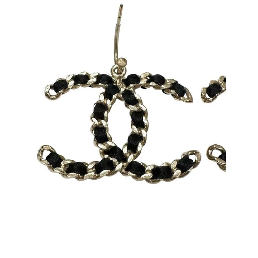 Chanel Braided Ribbon CC Logo Dangling Black Very good condition - Back View