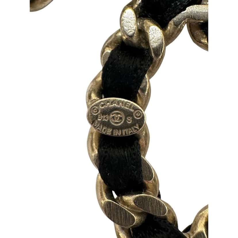 Chanel Braided Ribbon CC Logo Dangling Black Very good condition - Inside View