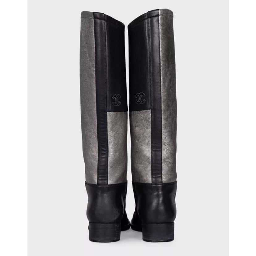 Chanel Ankle Boots Black Leather Very good condition - Model View