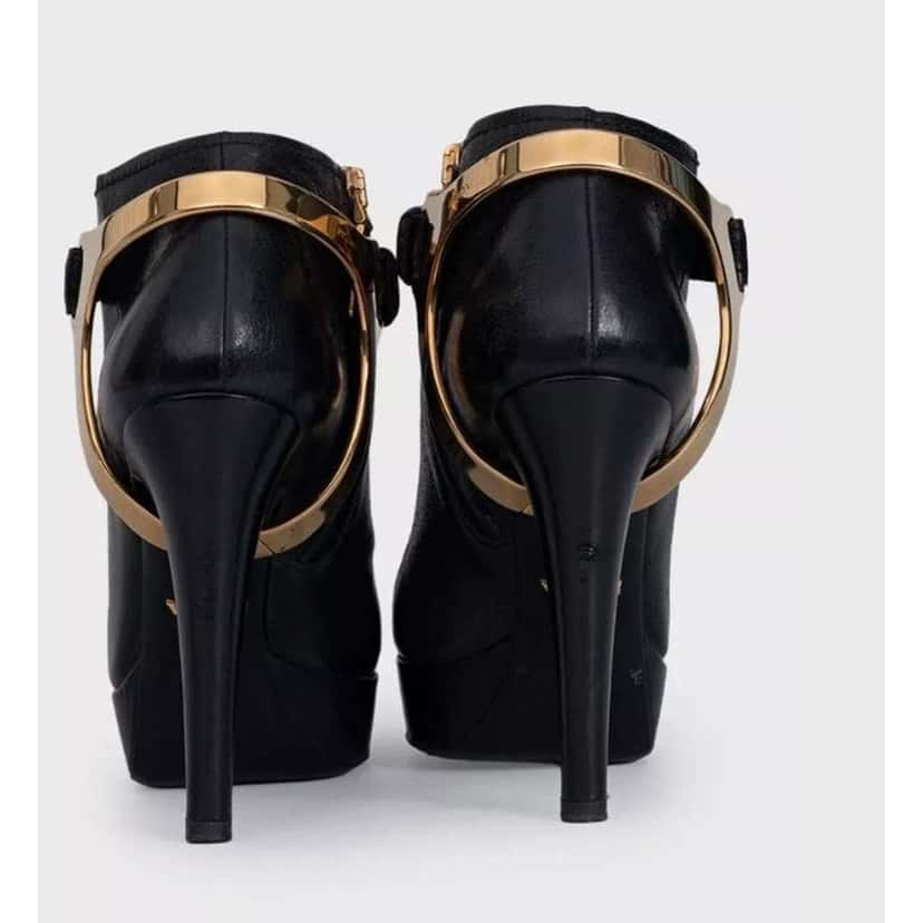 Prada Ankle Boots with Hardware Black Leather Good condition - Model View