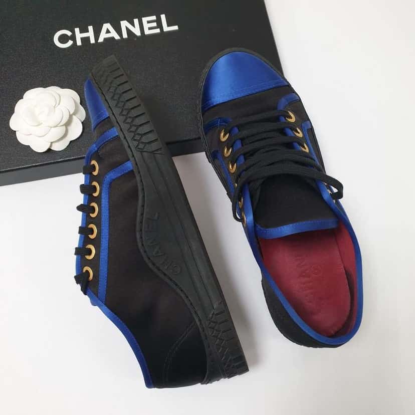 Chanel Sneakers Black Satin Very good condition - Back View