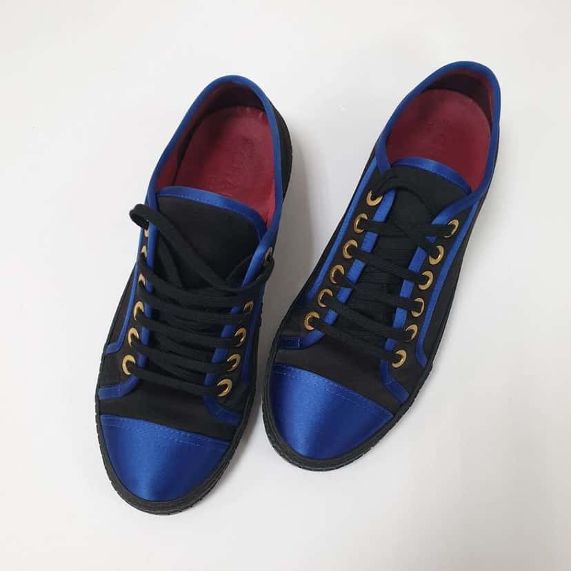 Chanel Sneakers Black Satin Very good condition - Inside View