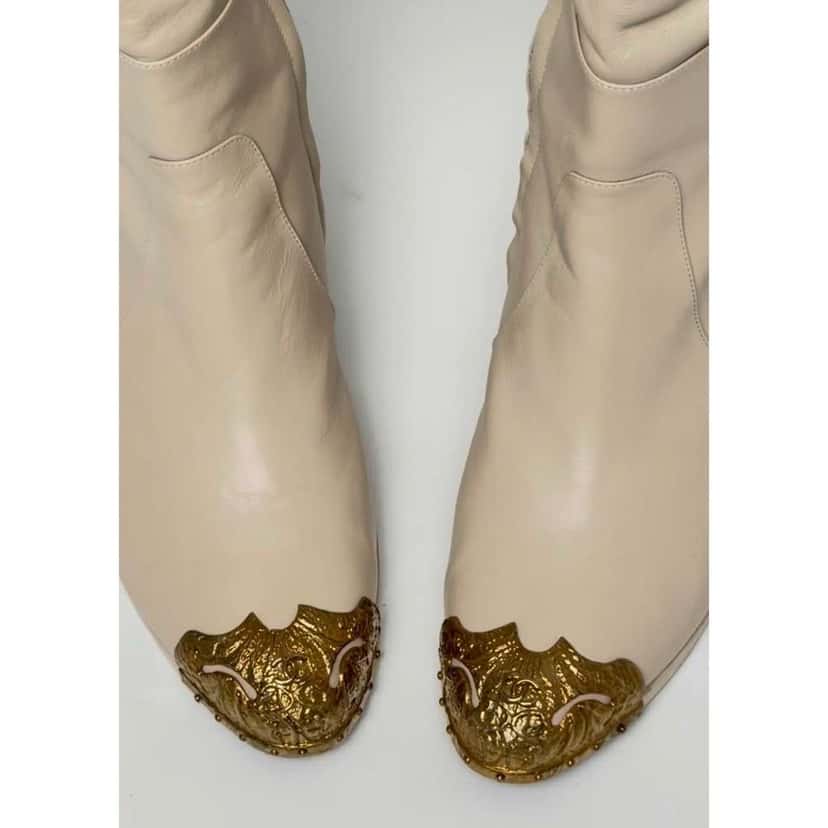 Chanel Paris Dallas Cap Toe Thigh Beige Leather Very good condition - Box View