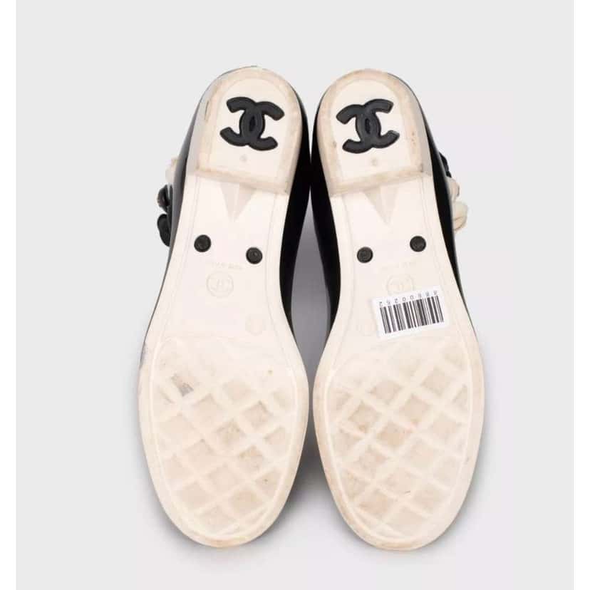 Chanel Rubber Camellia Boots Black Leather Very good condition - Box View