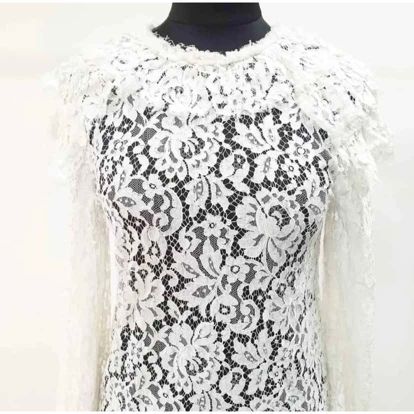 Chanel Floral Lace Blouse White Lace Very good condition - Inside View