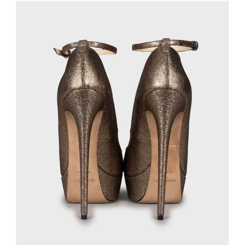 Jimmy Choo Stiletto Heels Gold Leather Very good condition - Model View