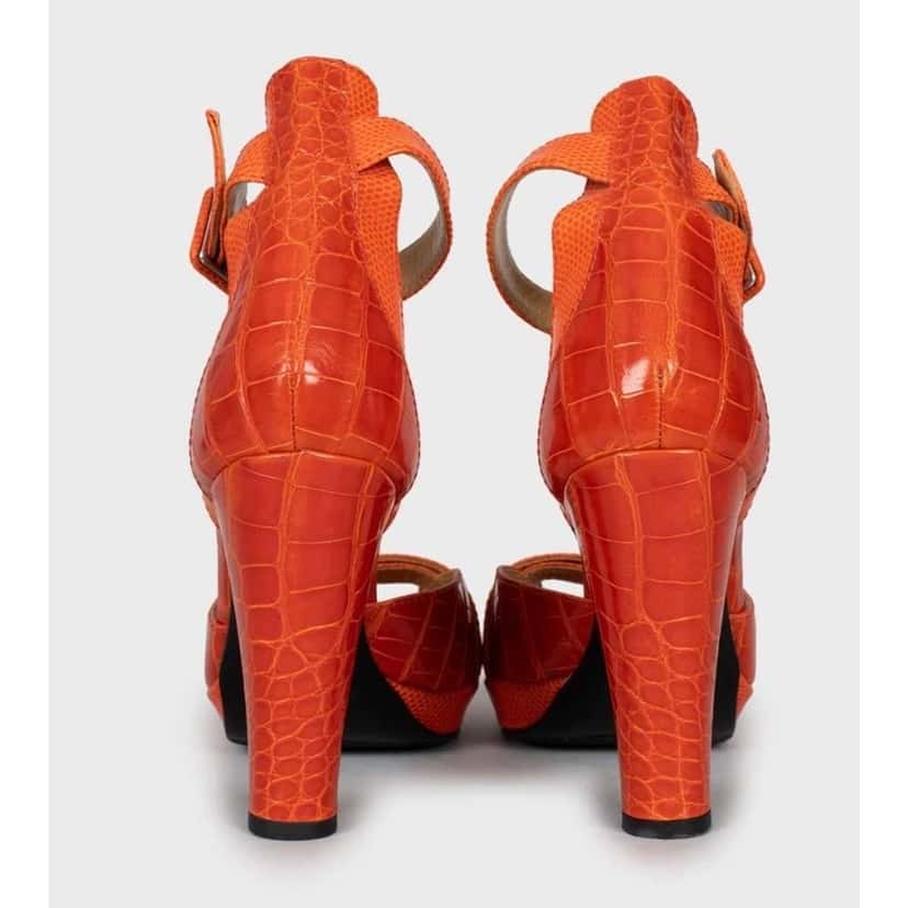 Hermès Embossed High Heels Orange Leather Very good condition - Model View