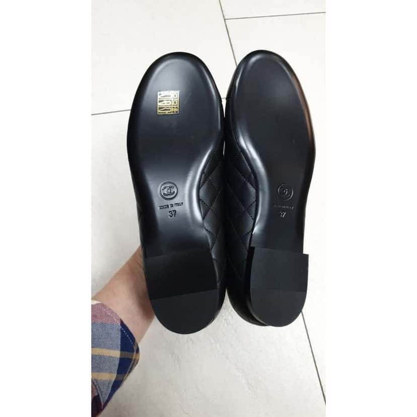 Chanel Ballet Flats Black Leather Never worn - Model View