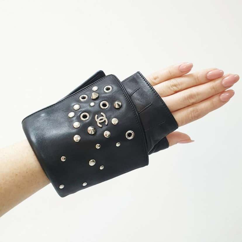 Chanel Motorcycle Glove Single Right Hand Black Leather Very good condition - Back View