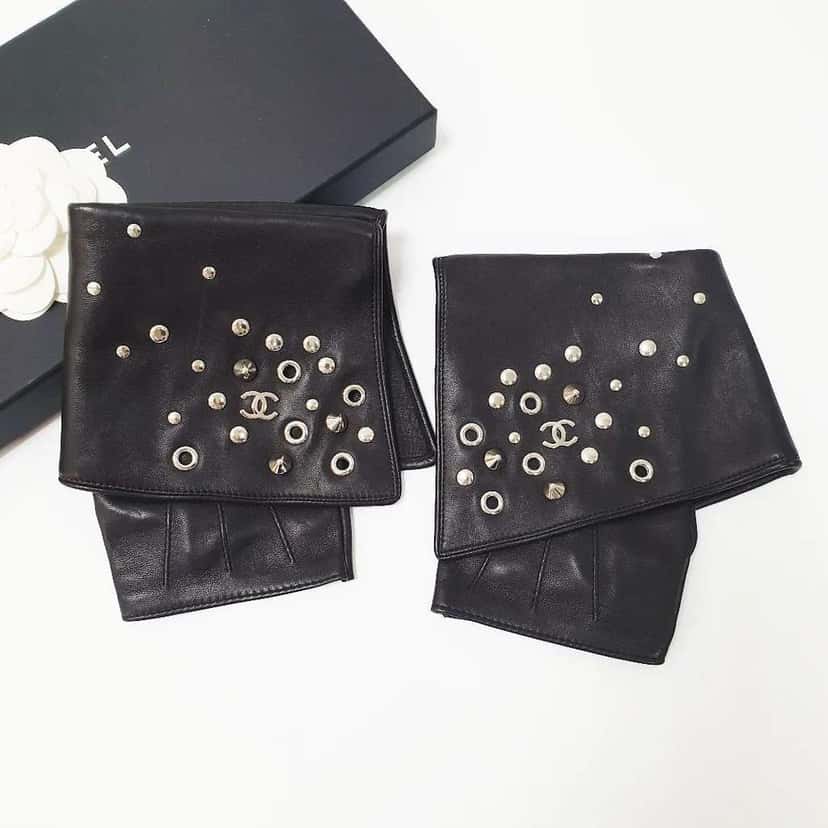 Chanel Motorcycle Glove Single Right Hand Black Leather Very good condition - Model View