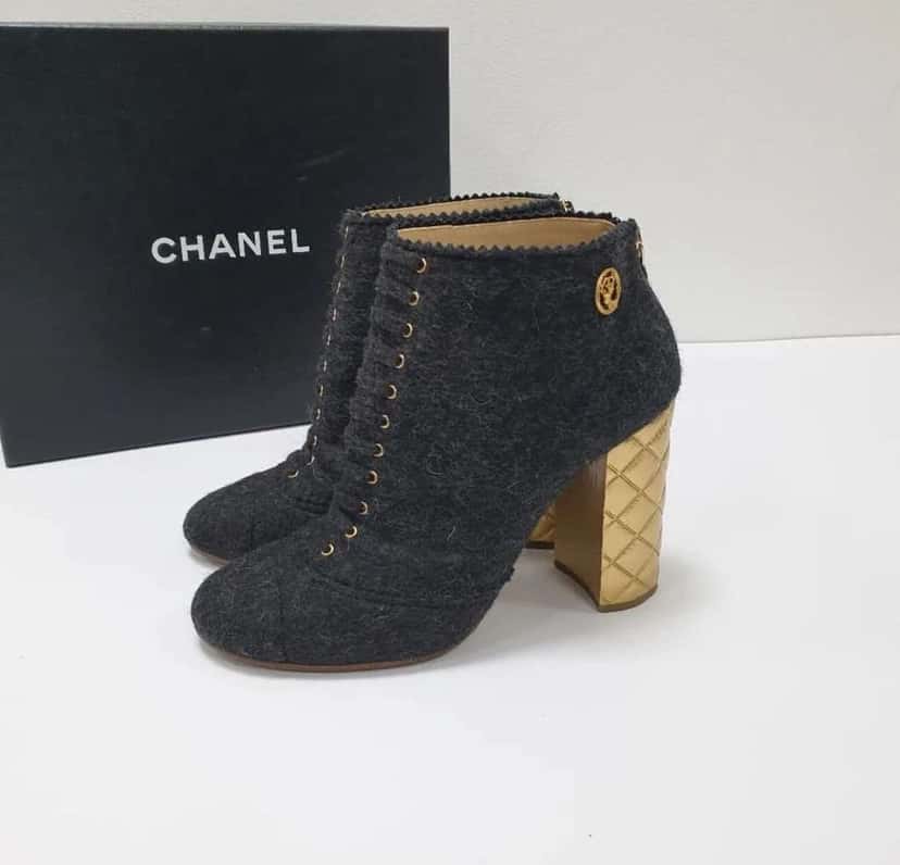 Chanel Paris Salzburg Quilted Heeled Ankle Grey Wool Very good condition - Back View