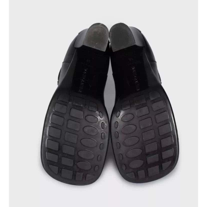 Bottega Veneta Square Toe Ankle Boots Black Leather Very good condition - Box View