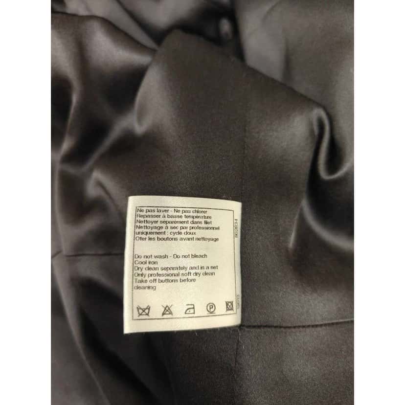 Chanel WooCC Logo Buttons Coat Black Silk Very good condition - Box View