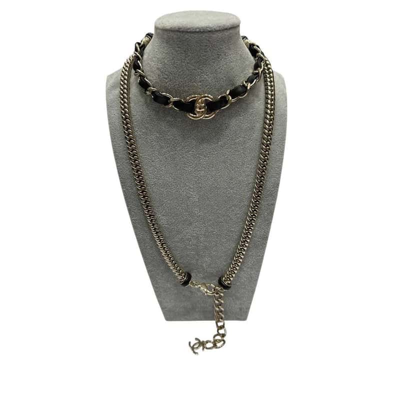 Chanel CC Turnlock Choker Necklace Belt Black Leather Very good condition - Front View