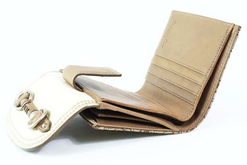 Dior Bifold Wallet Beige Leather Very good condition - Model View