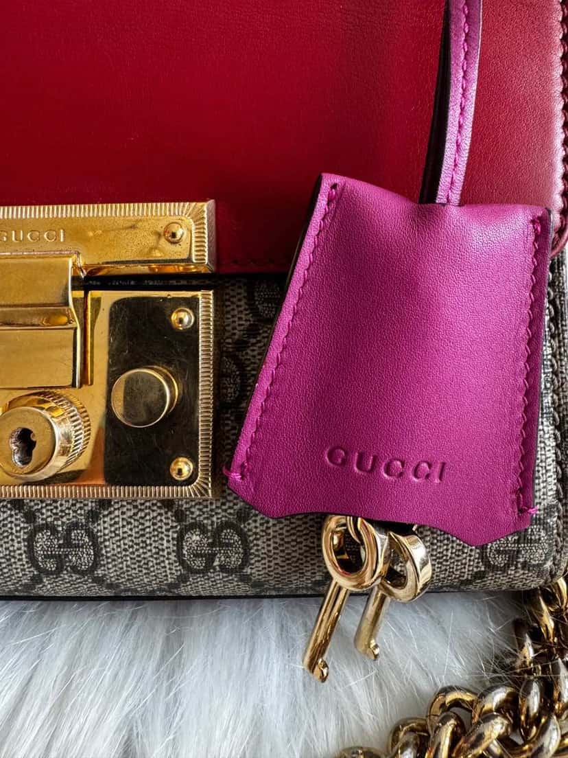 Gucci Product Red Leather Metal Very good condition - Box View