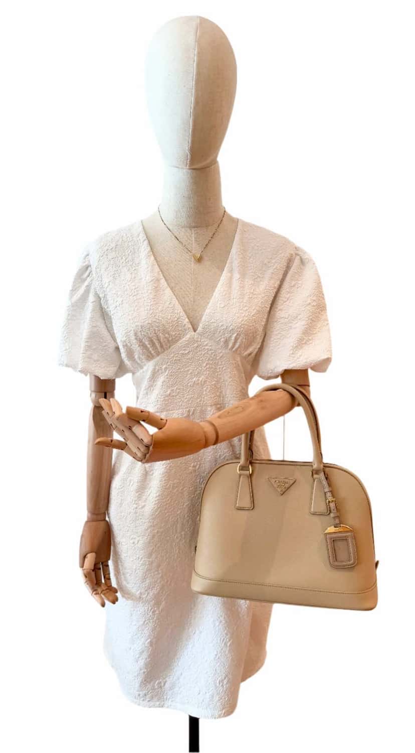 Prada Saffiano Beige Beige Leather Good condition - Model View