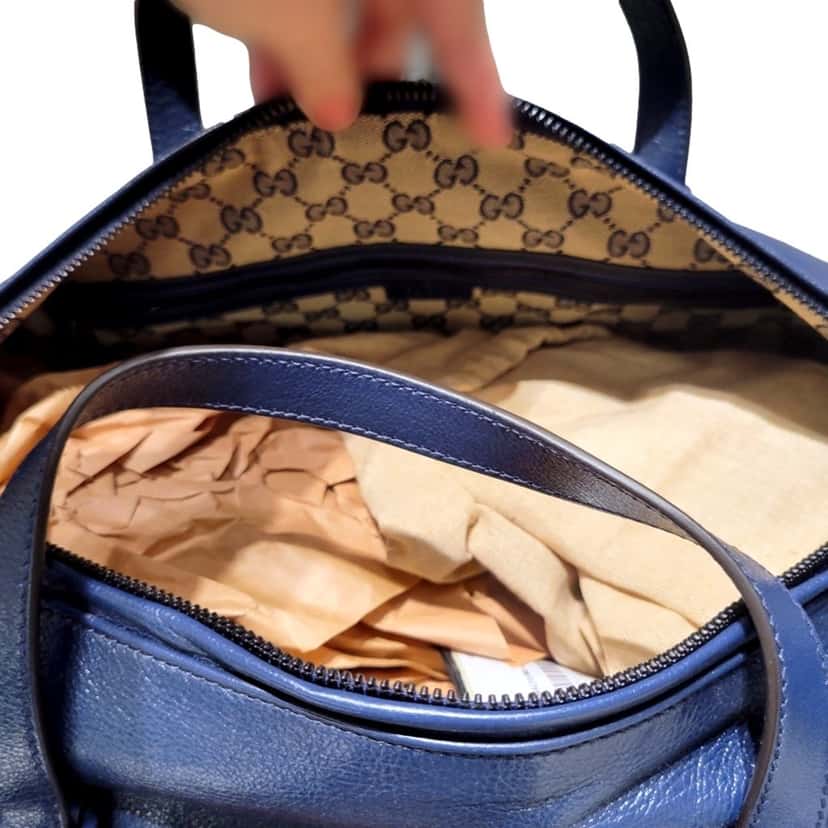 Gucci Gucci GG Logo Deep Blue Buffalo Leather Duffle Tote with Strap Blue Leather Never worn - Inside View