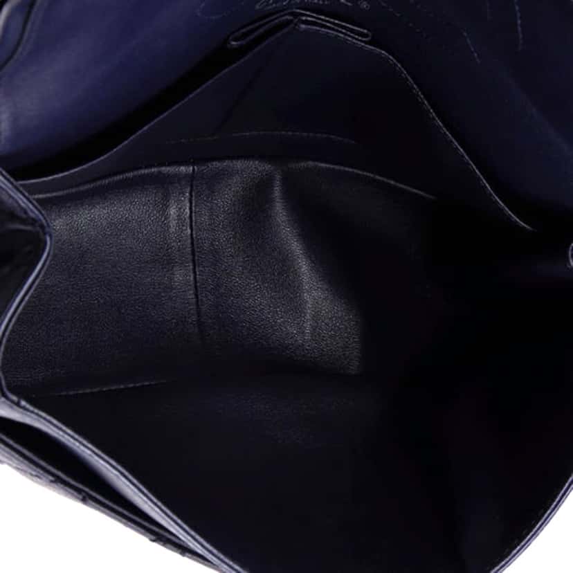Chanel Chanel Reissue 2.55 Flap Bag Quilted Caviar 226 Navy Blue Leather Very good condition - Model View