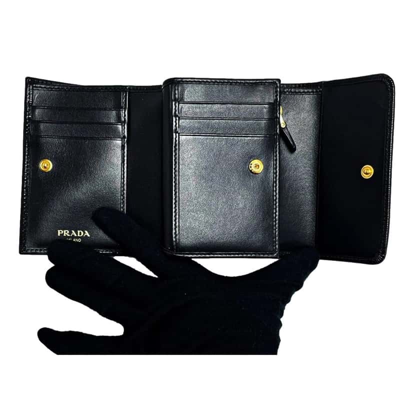 Prada Prada Vitello Move Nero Black Trifold Coin Zipper Snap Card Holder Wallet Black Leather Never worn, with tag - Inside View