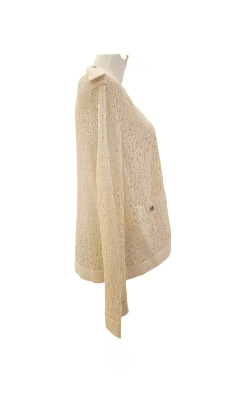 Chanel Perforated Crochet Knit Cardigan White Very good condition - Back View