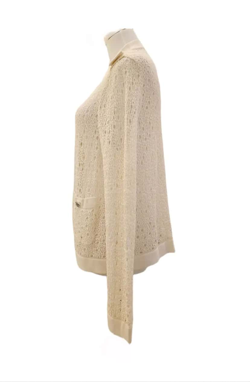 Chanel Perforated Crochet Knit Cardigan White Very good condition - Inside View