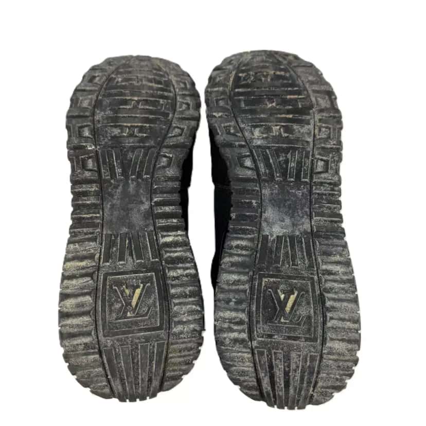 Louis Vuitton Monogram Run Away Sneakers Black Leather Very good condition - Box View