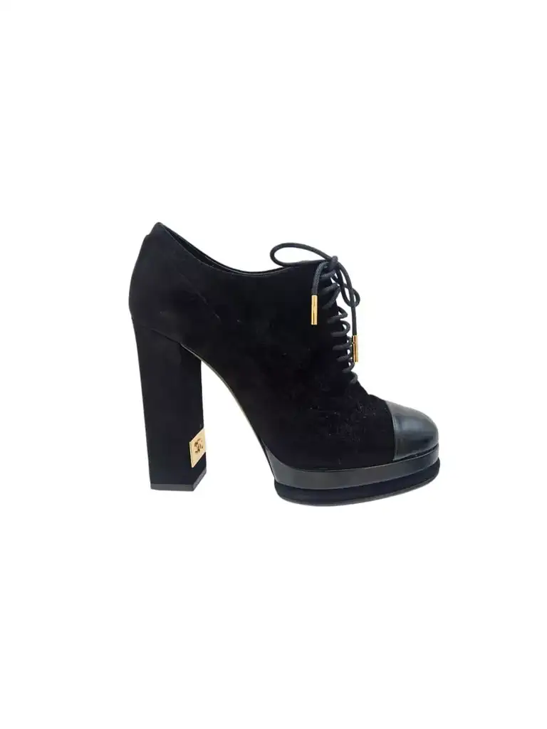 Chanel Suede Cap Toe Boots Black Leather Very good condition - Front View