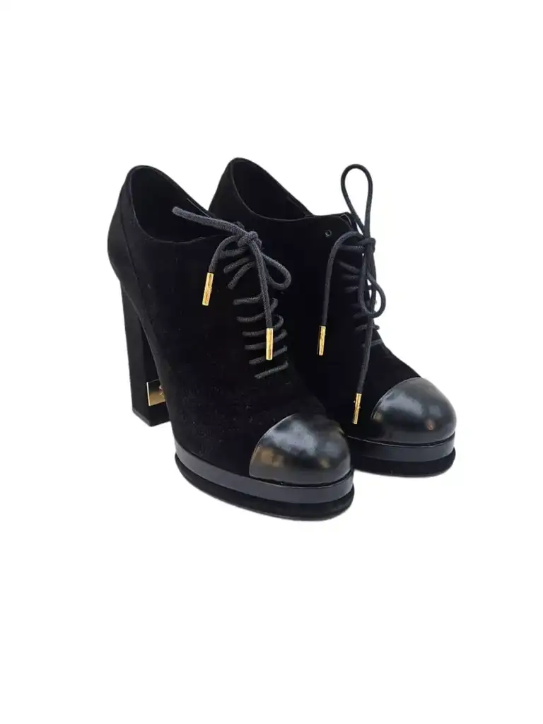 Chanel Suede Cap Toe Boots Black Leather Very good condition - Back View