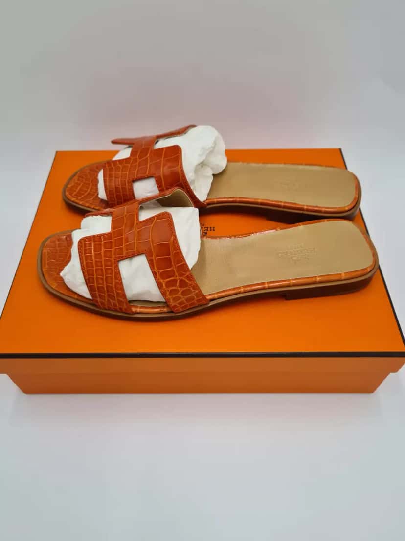 Hermès Crocodile Leather Flat Sandals Orange Leather Very good condition - Inside View