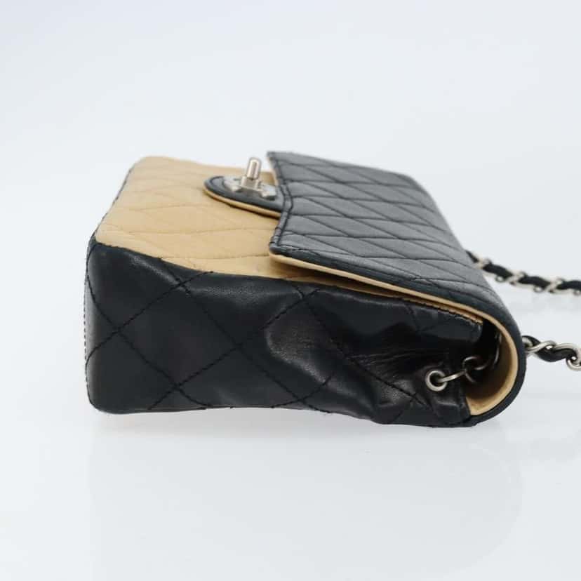 Chanel Vintage Square CC Flap Bag Beige Leather Good condition - Inside View