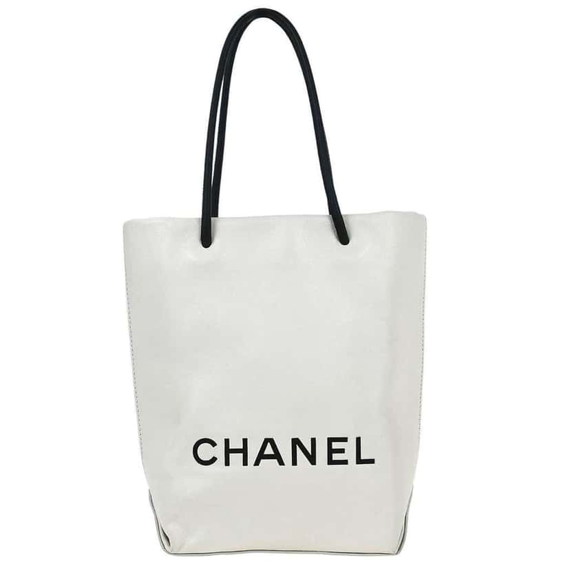 Chanel Essential Shopping Tote White Good condition - Front View